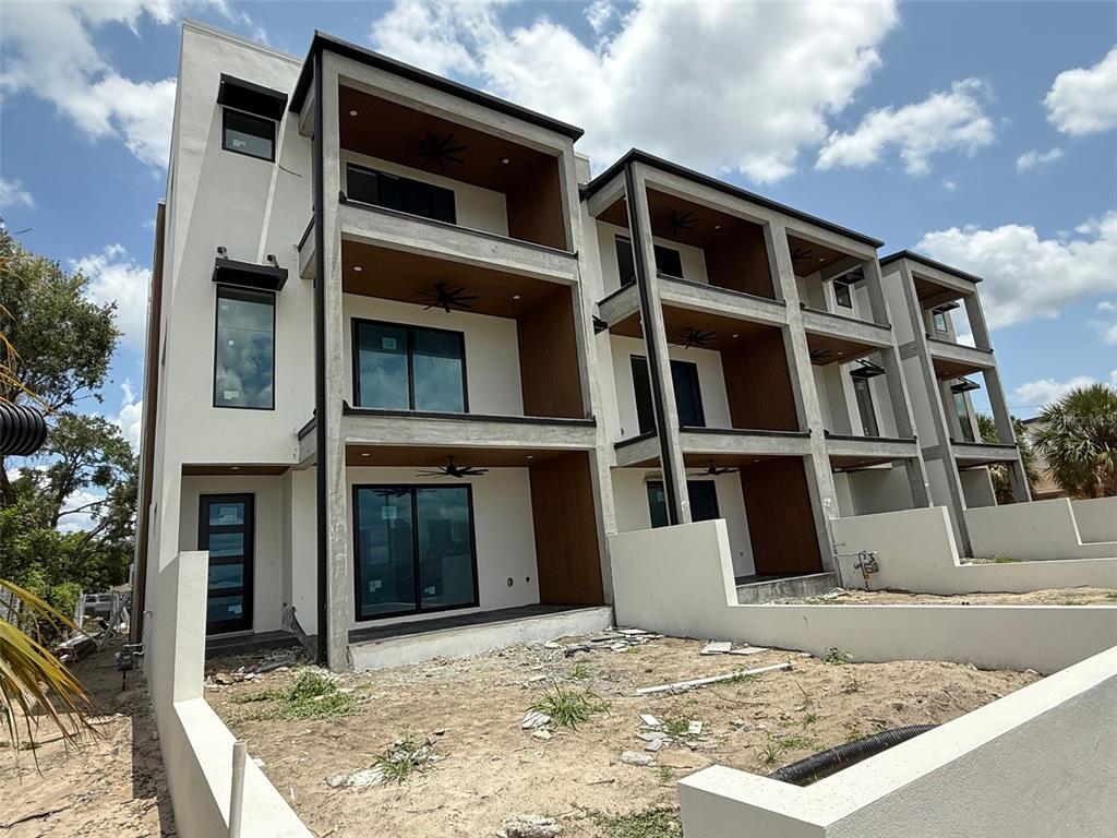 501 West Ross Ave Unit 1  