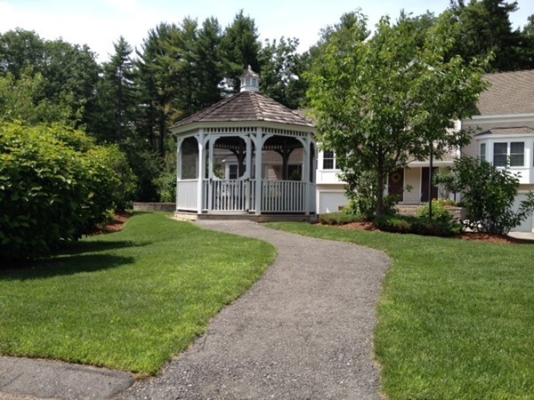 8 Charles Ridge Road, Unit C802 Littleton, MA 01460 - Photo 4 of 30 a front view of a house with garden