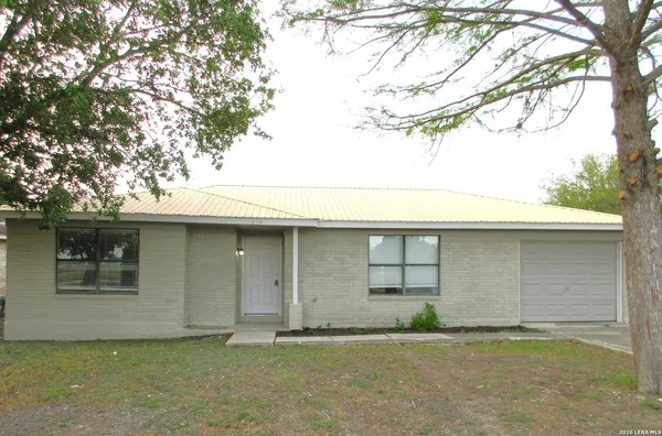 $179,500 | 214 East Seguin Street, Marion, TX 78124