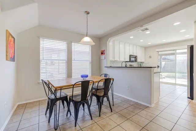 $349,900 | 109 Hillhouse Lane, Manchaca, TX 78652