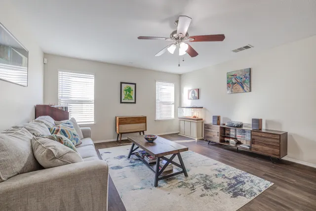 $349,900 | 109 Hillhouse Lane, Manchaca, TX 78652