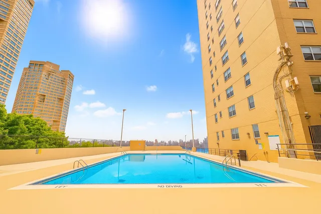 a picture of a tennis court