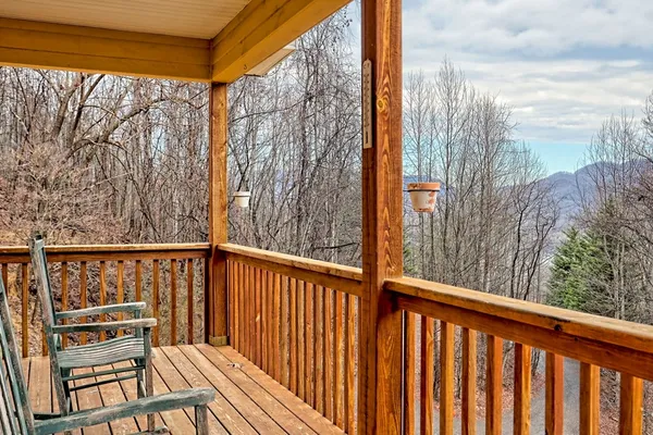 $425,000 | 162 Eagles View Valley, Hayesville, NC 28904