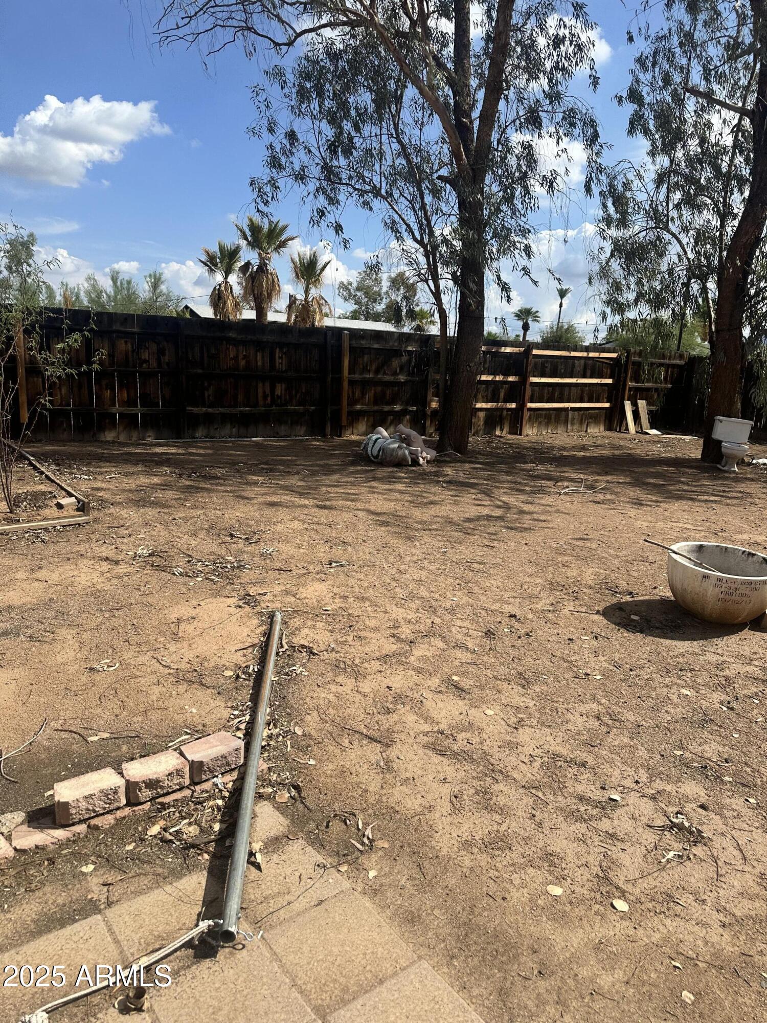 2621 North 14th Street Phoenix, AZ 85006 - Photo 24 of 24 a view of outdoor space with garden