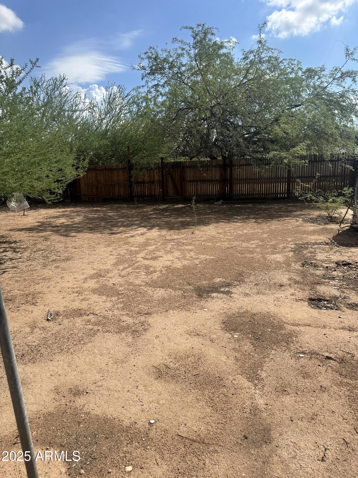 2621 North 14th Street Phoenix, AZ 85006 - Photo 7 of 24 a view of a backyard