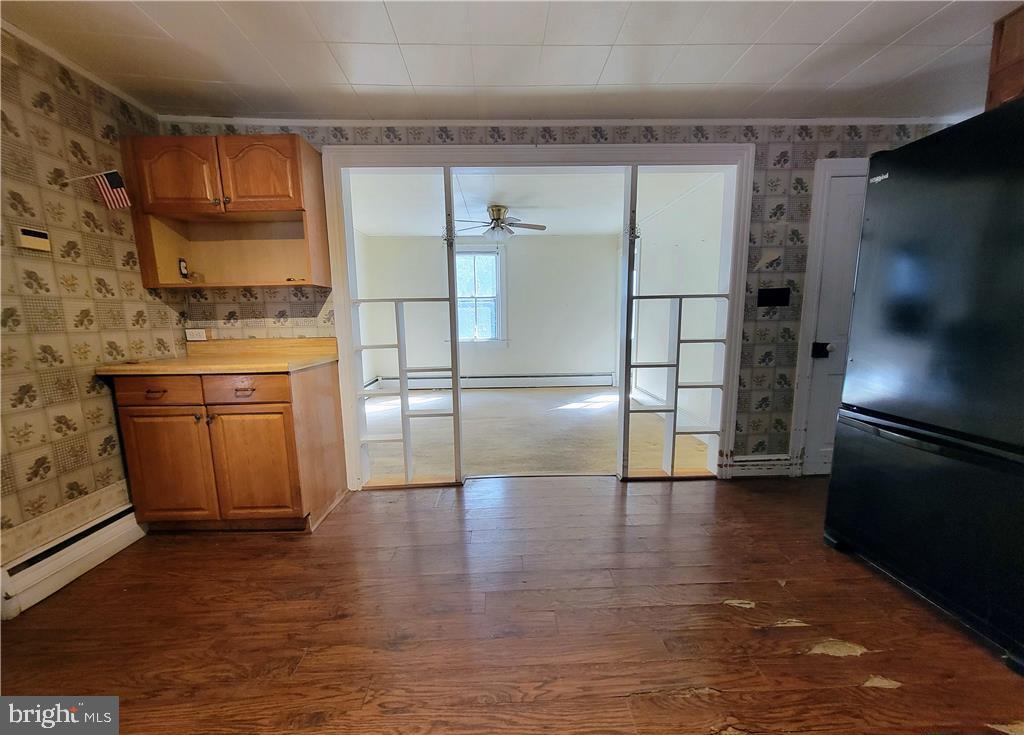 313 North Fireline Road Parryville, PA 18071 - Photo 14 of 56 Kitchen into the dining room