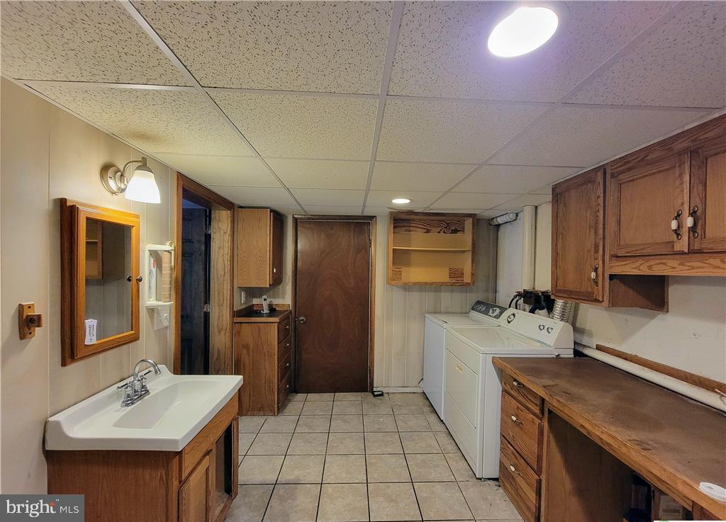 313 North Fireline Road Parryville, PA 18071 - Photo 24 of 56 Laundry room