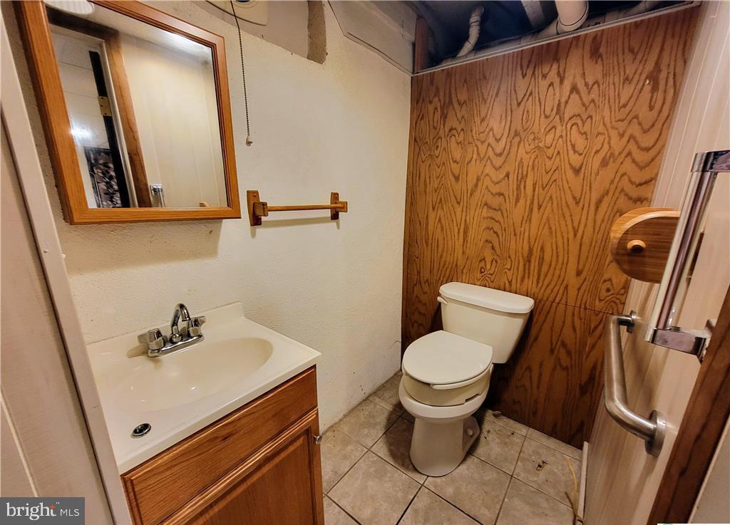 313 North Fireline Road Parryville, PA 18071 - Photo 25 of 56 Half bath