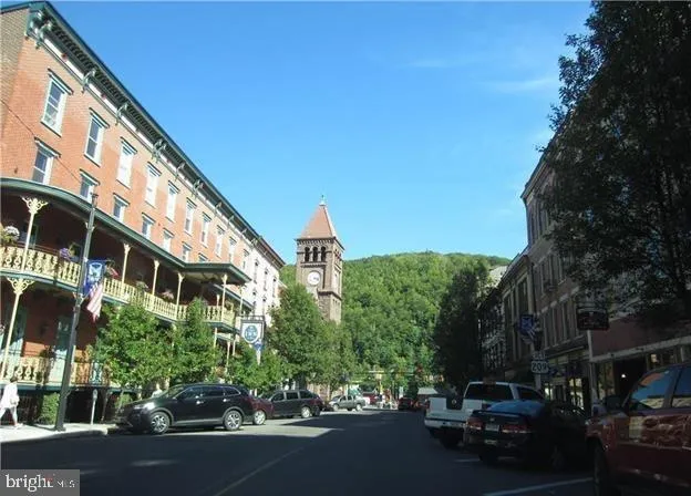 $335,000 | 313 North Fireline Road, Parryville, PA 18071