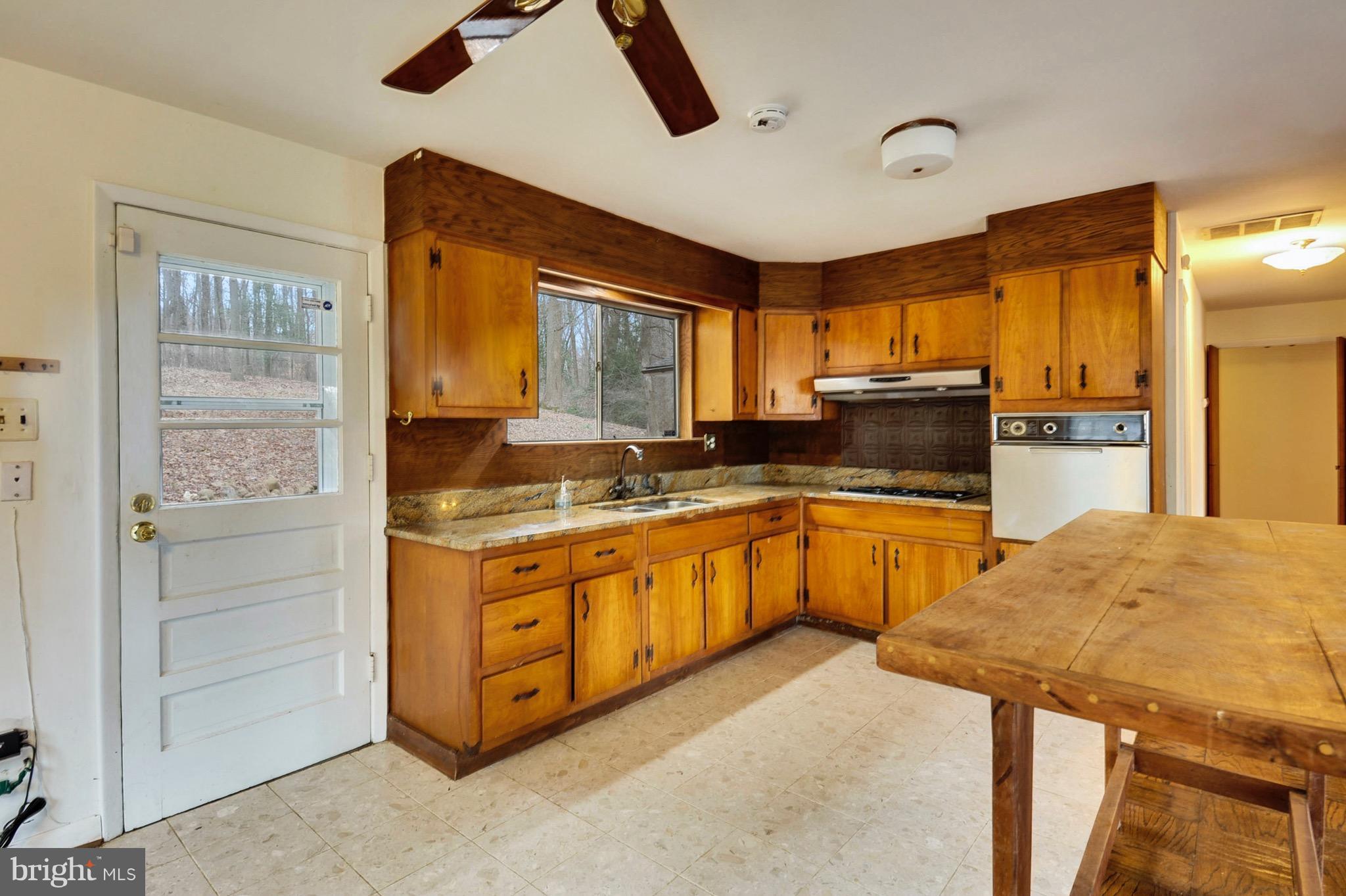 14607 Cactus Hill Road Accokeek, MD 20607 - Photo 14 of 30 Kitchen