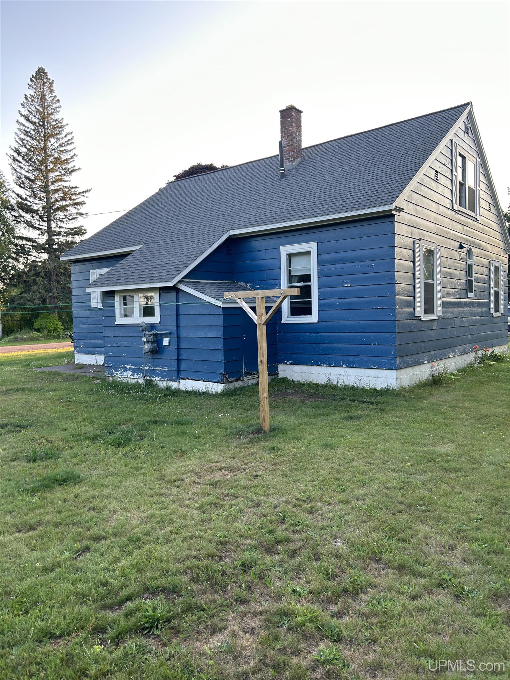 544 Florida Street Laurium, MI 49913 - Photo 2 of 12