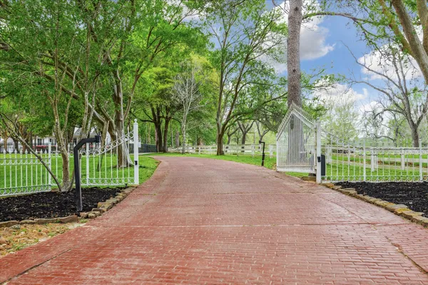 $3,264,000 | 1400 County Road 2094, Liberty, TX 77575