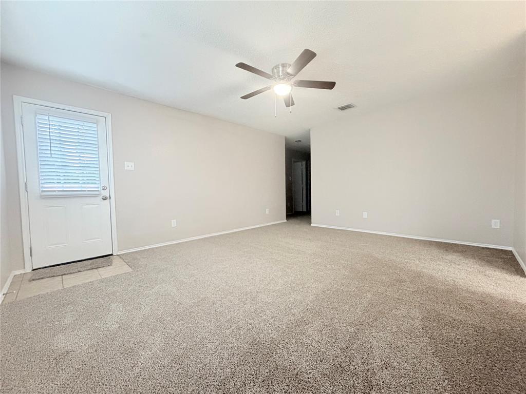 1826 Trailview Drive Terrell, TX 75160 - Photo 10 of 27 a view of an empty room with a window
