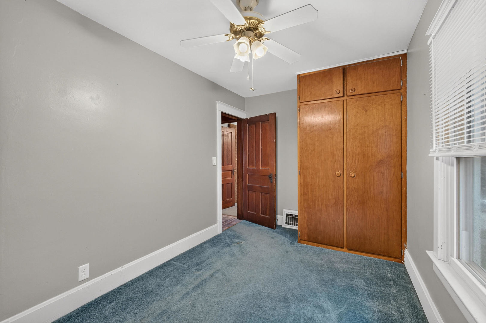 1913 10th Street Moline, IL 61265 - Photo 25 of 34