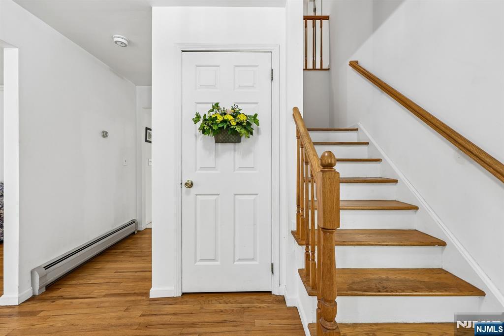 95 Turret Street Park Ridge, NJ 07656 - Photo 4 of 49