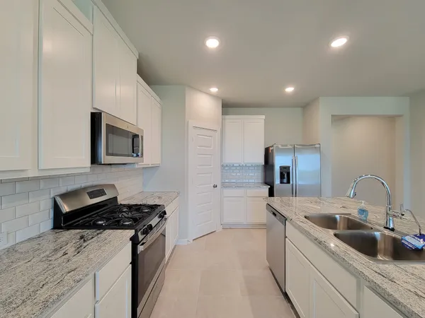 $2,395 | 2905 Terrace Grove Drive, Conroe, TX 77304