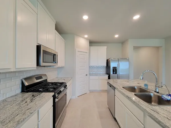 $2,400 | 2905 Terrace Grove Drive, Conroe, TX 77304