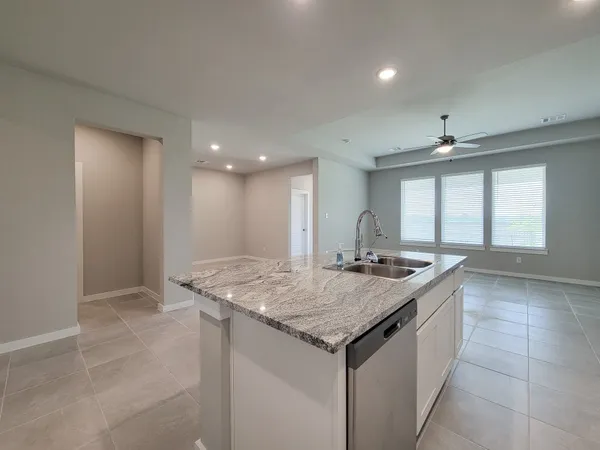 $2,400 | 2905 Terrace Grove Drive, Conroe, TX 77304