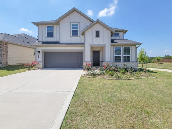 $2,400 | 2905 Terrace Grove Drive, Conroe, TX 77304