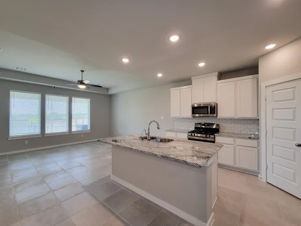 $2,395 | 2905 Terrace Grove Drive, Conroe, TX 77304