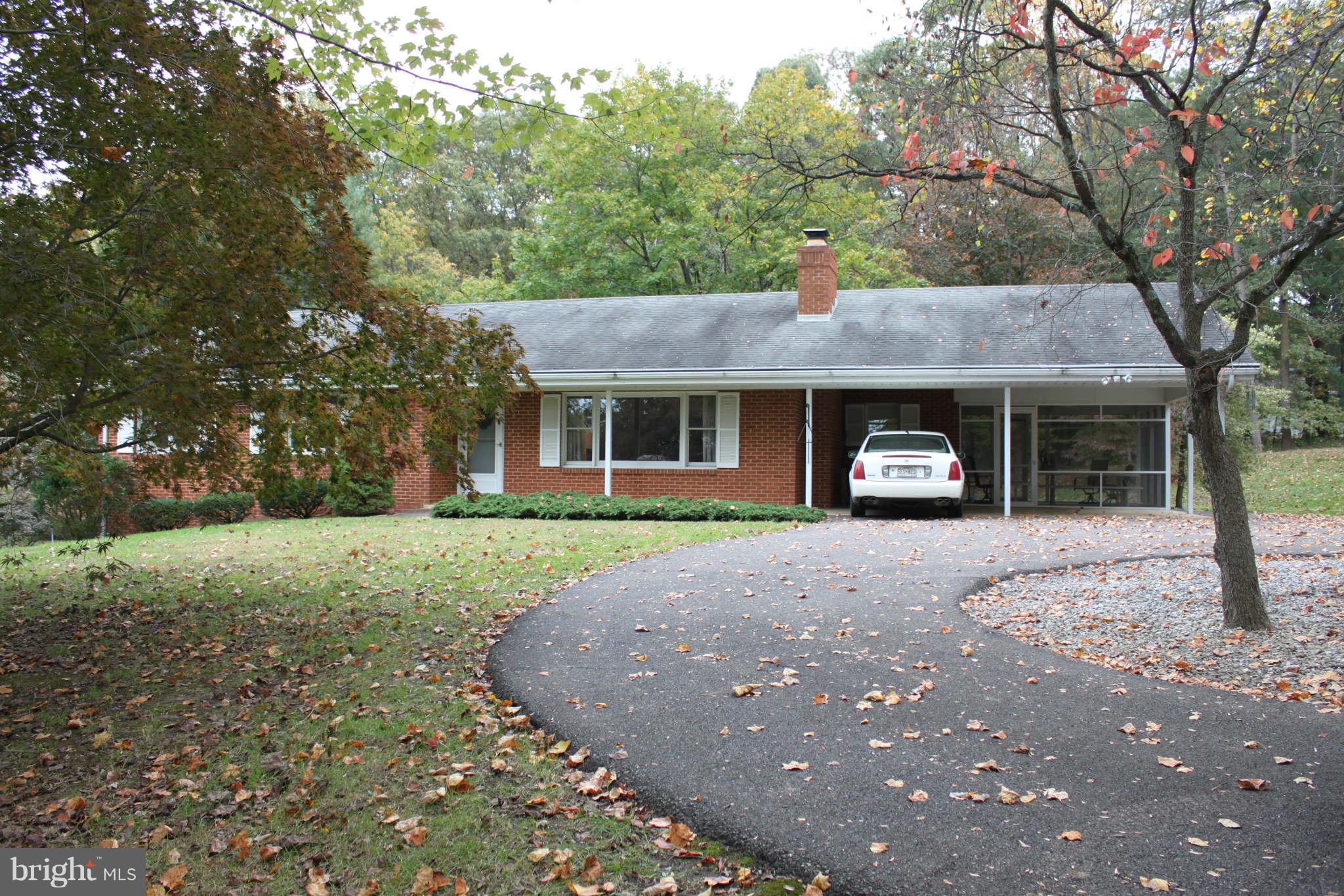 1287 Rossback Road Davidsonville, MD 21035 - Photo 2 of 21 Circular driveway