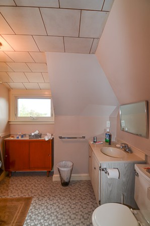 51 Hillside Road Watertown, MA 02472 - Photo 10 of 11 Gallery Image 10