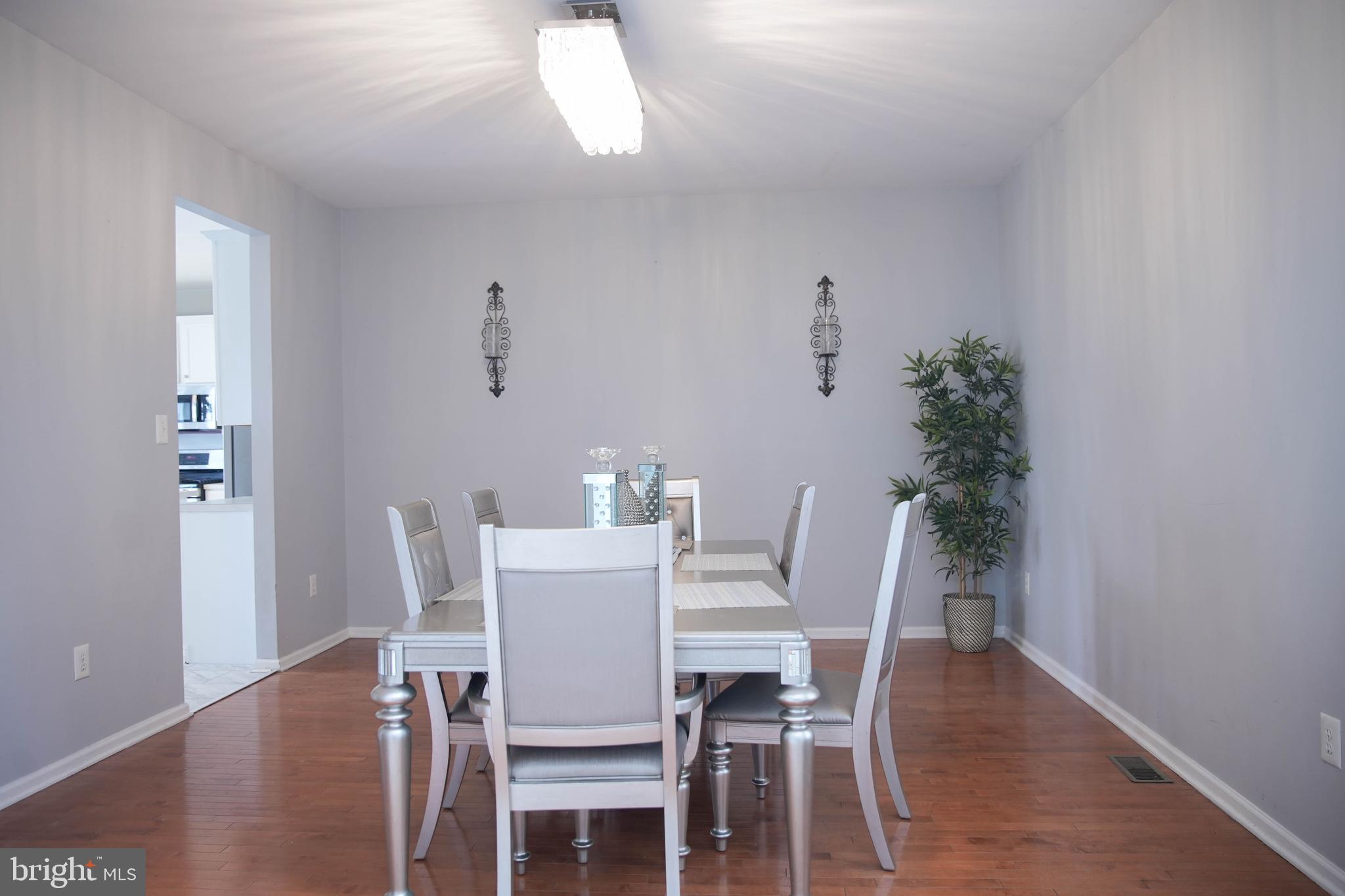 526 Riggs Avenue Berlin, NJ 08009 - Photo 24 of 37 Dinning Room