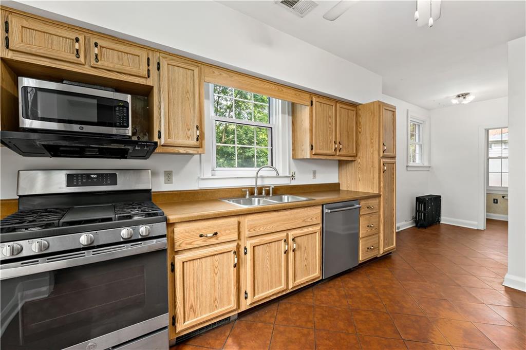 11318 Frankstown Road Pittsburgh, PA 15235 - Photo 12 of 33 Gallery Image 12