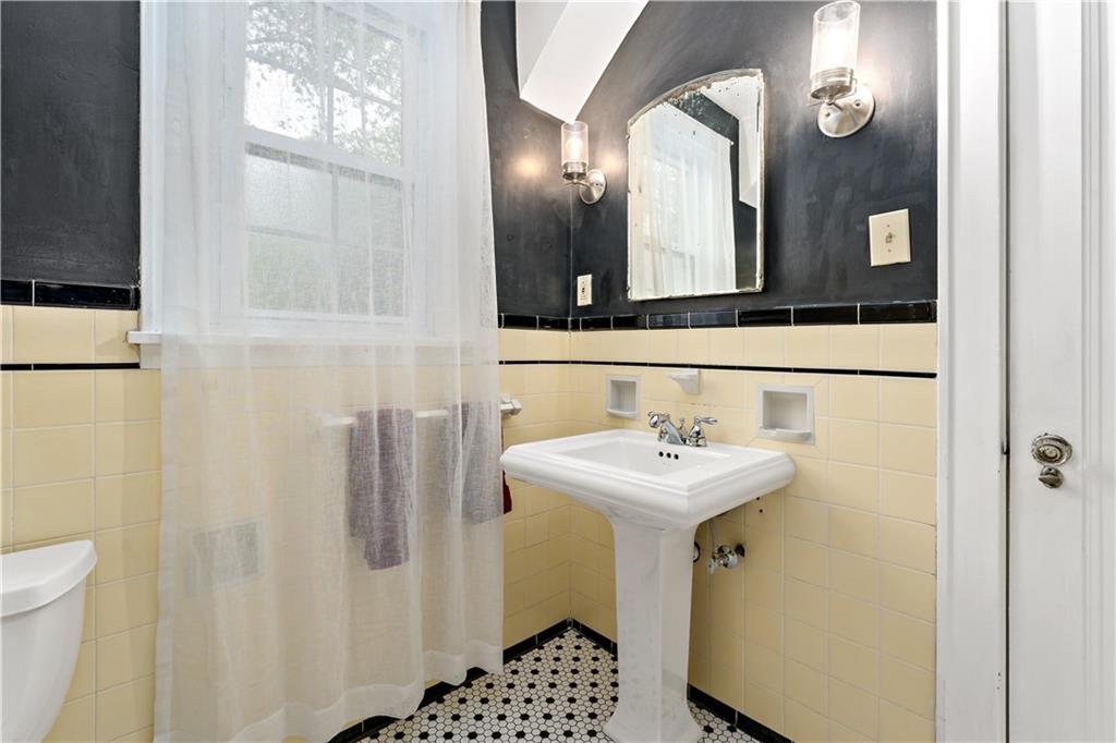 11318 Frankstown Road Pittsburgh, PA 15235 - Photo 22 of 33 Gallery Image 22