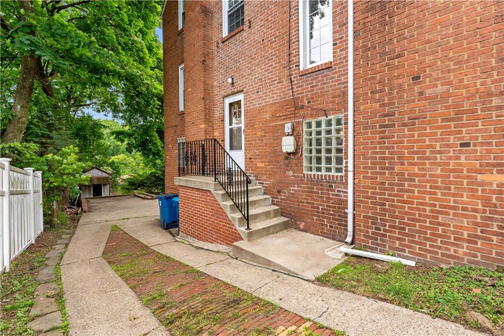 11318 Frankstown Road Pittsburgh, PA 15235 - Photo 24 of 33 Gallery Image 24