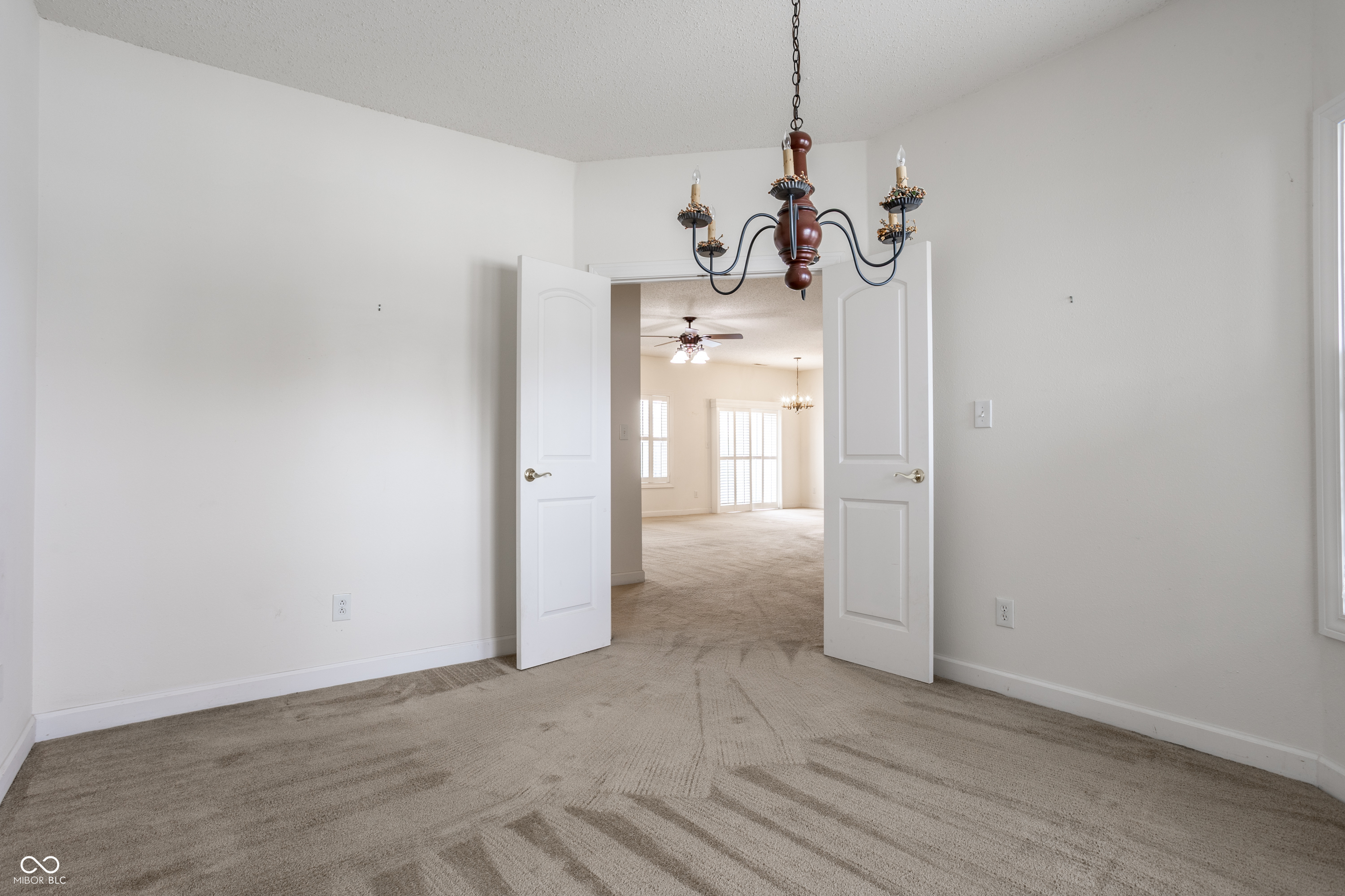 8122 Sand Ridge Circle Indianapolis, IN 46237 - Photo 19 of 33