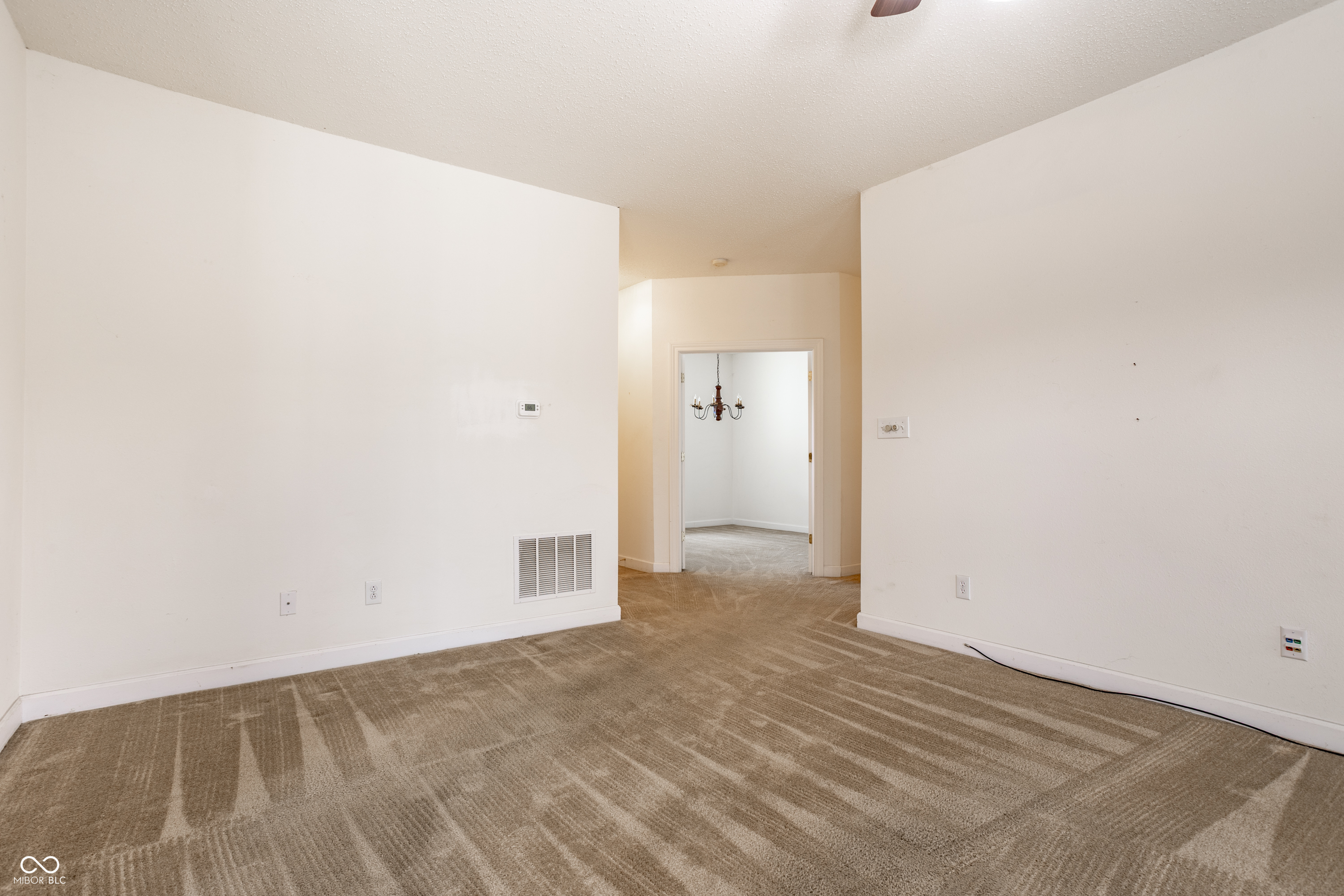 8122 Sand Ridge Circle Indianapolis, IN 46237 - Photo 7 of 33