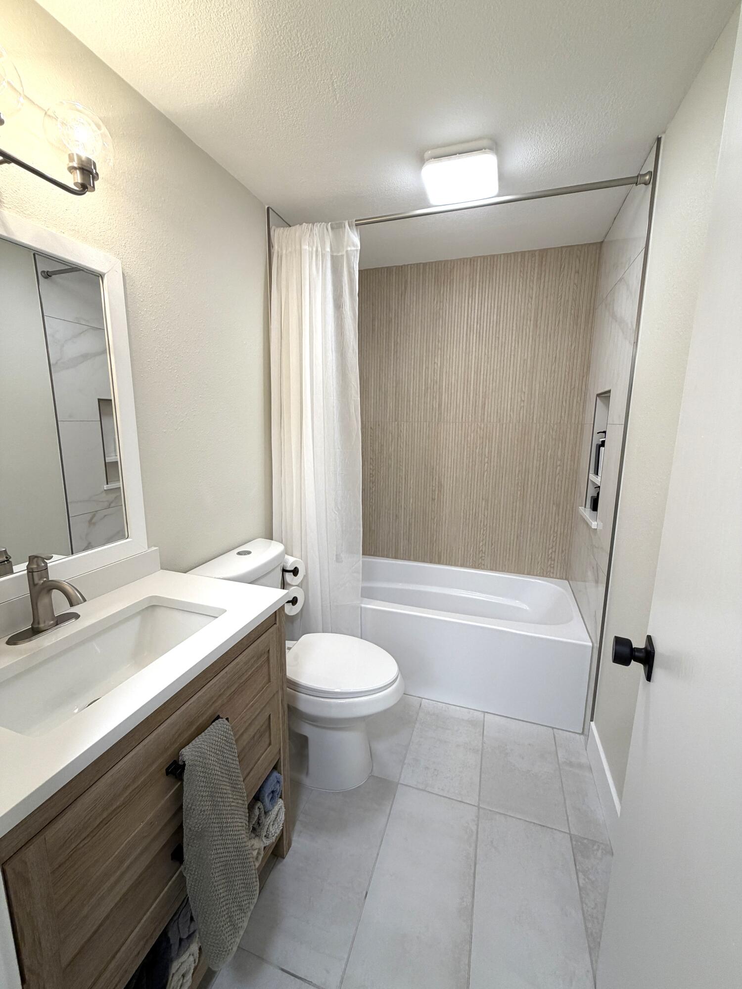 189 McIntosh Road East La Crescent, MN 55947 - Photo 17 of 33 Bathroom Downstairs