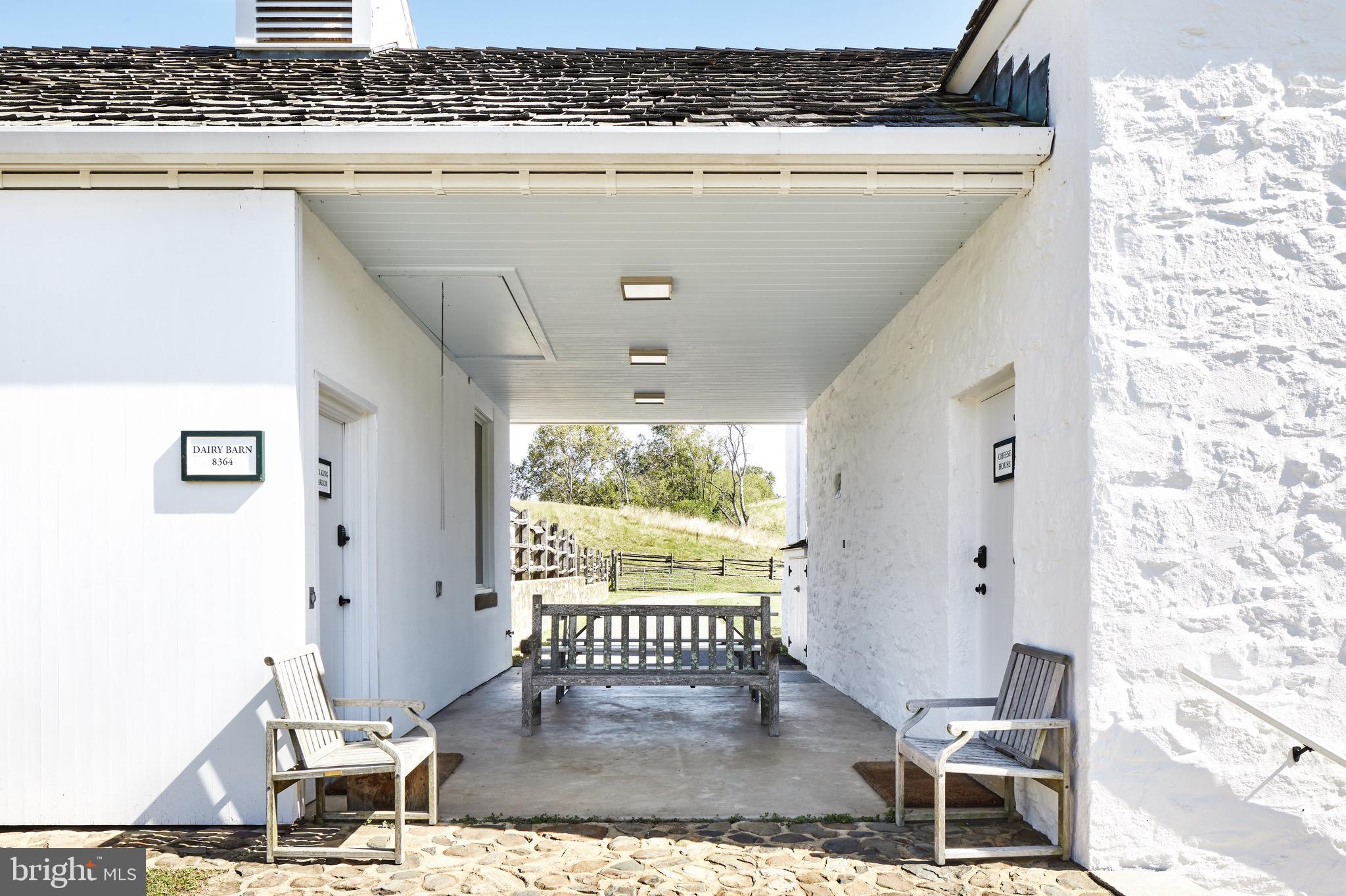 8360 Oak Spring Road Marshall, VA 20115 - Photo 18 of 58 Breezway serves as outdoor sitting & dining area