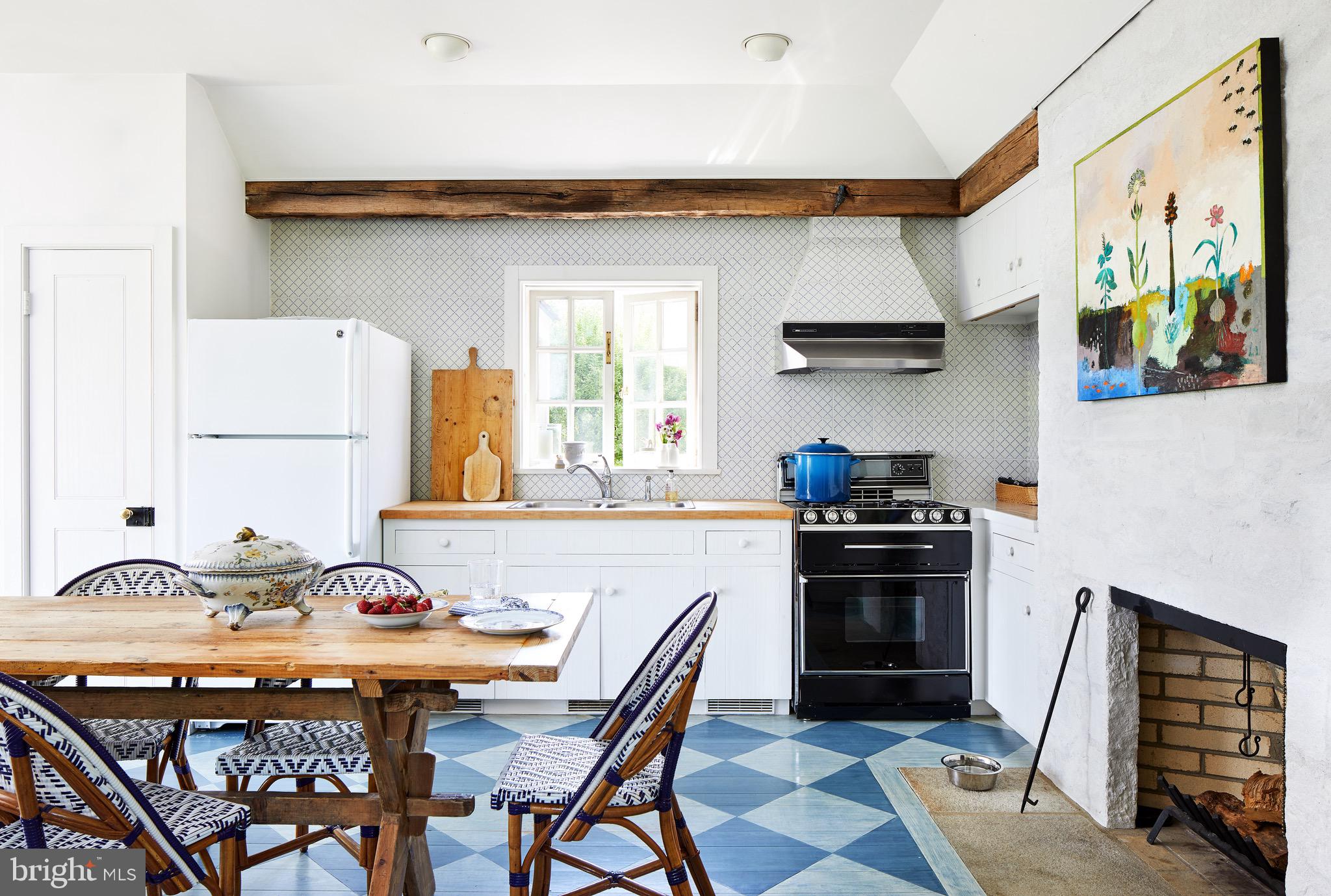 8360 Oak Spring Road Marshall, VA 20115 - Photo 6 of 58 Faux painted floors are typical 'Mellon touches'