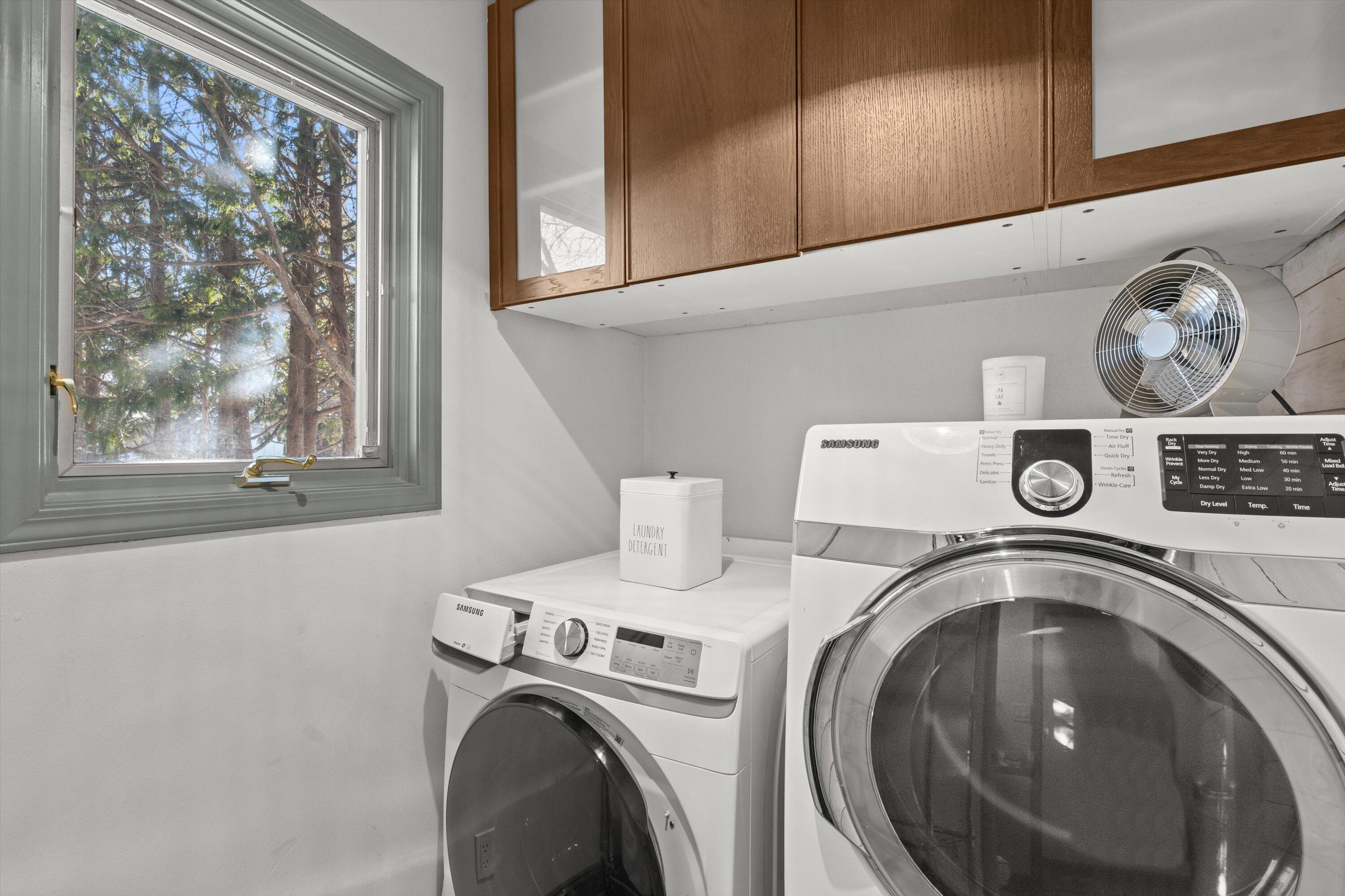 310 South Taliesin Road Wales, WI 53183 - Photo 31 of 66 33-Washer and Dryer Included