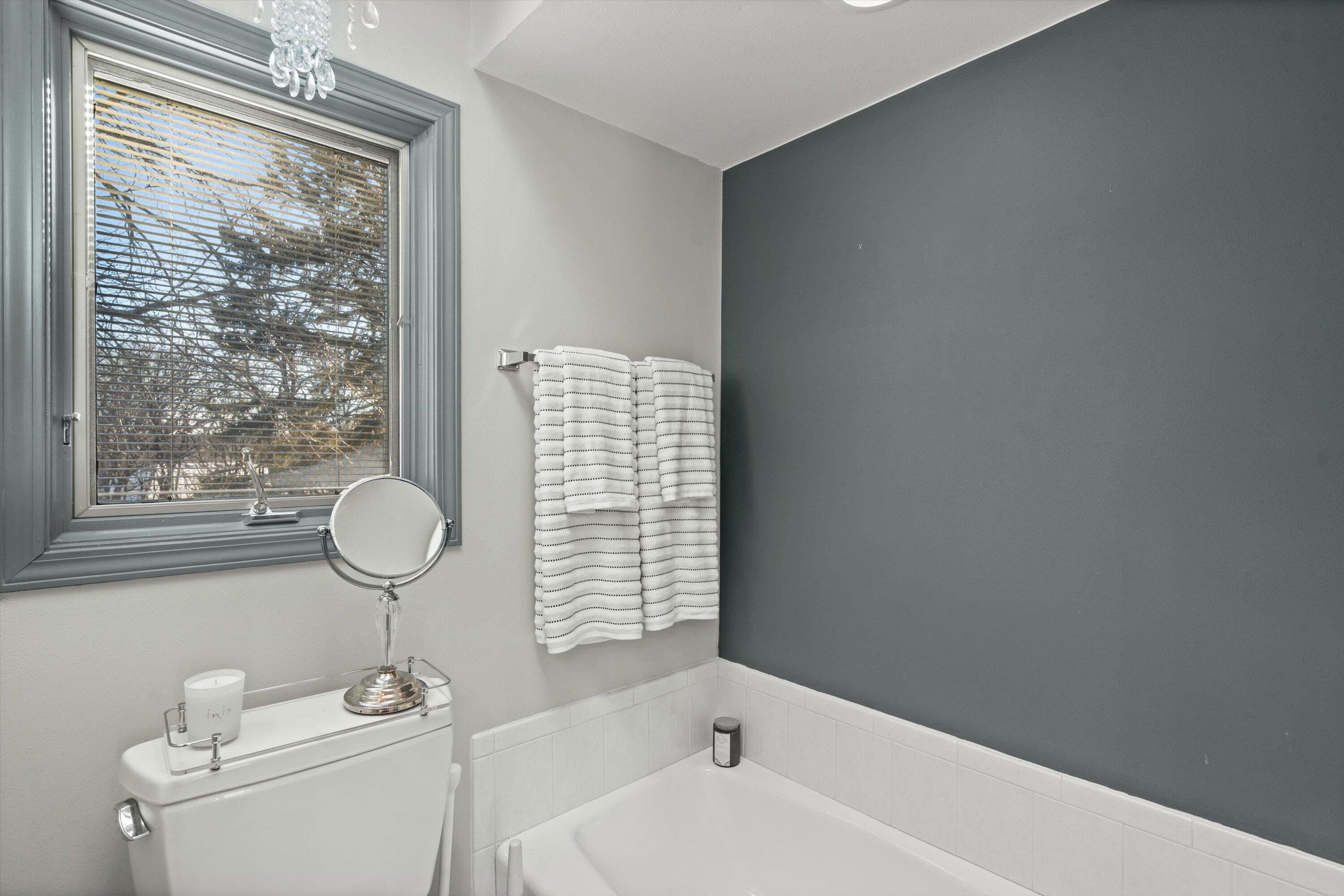 310 South Taliesin Road Wales, WI 53183 - Photo 43 of 66 49-Master Bathroom Tub