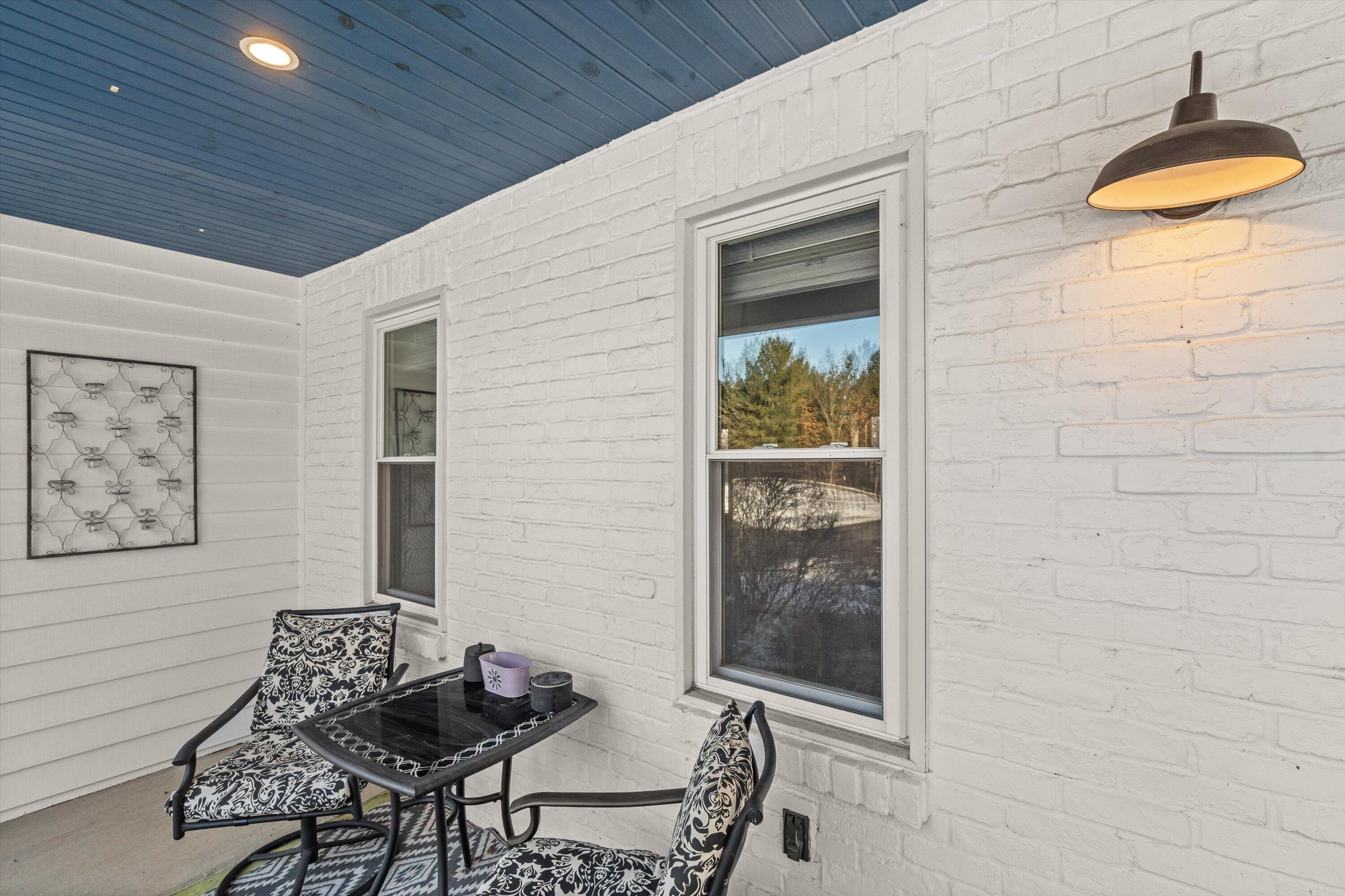 310 South Taliesin Road Wales, WI 53183 - Photo 9 of 66 58-Front Entrance