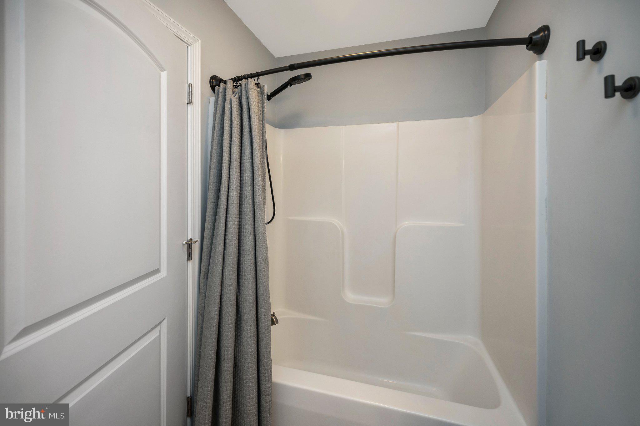 28282 Tatum Road Unionville, VA 22567 - Photo 28 of 52 Modern shower space with sleek design.