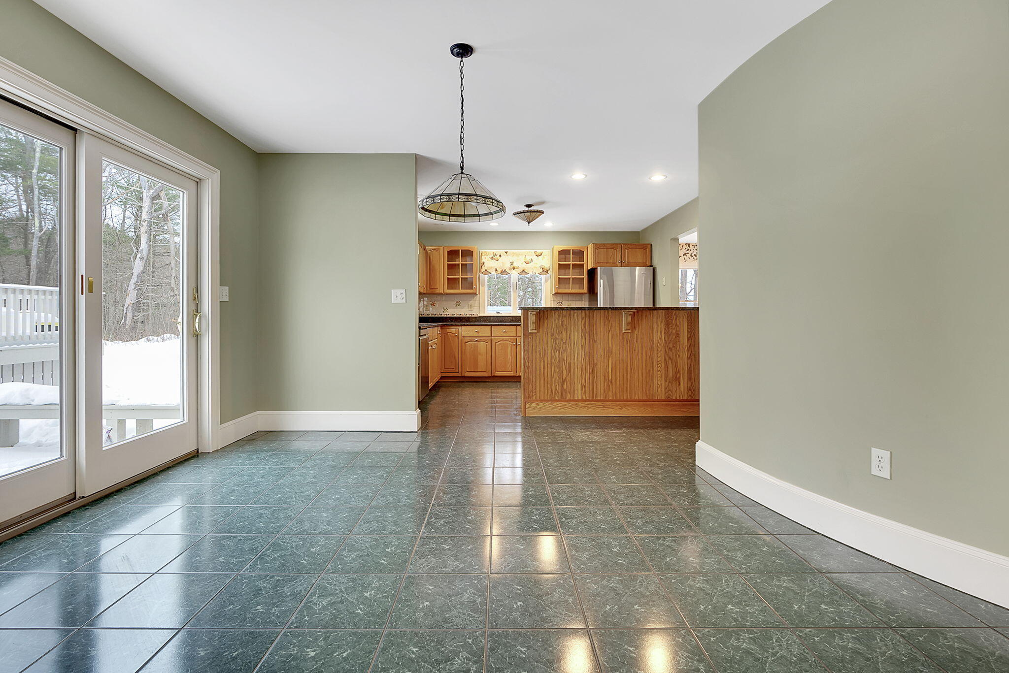1148 State Road Eliot, ME 03903 - Photo 13 of 59 18eEatinKitchen