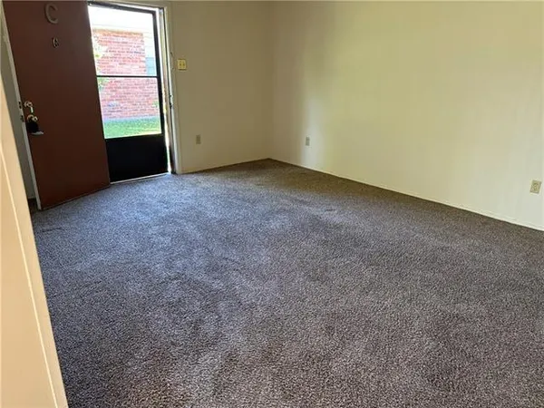 $1,000 | 2804 Longwood Drive, Unit C, Metairie, LA 70003