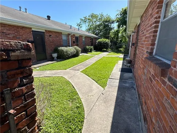 $1,000 | 2804 Longwood Drive, Unit C, Metairie, LA 70003