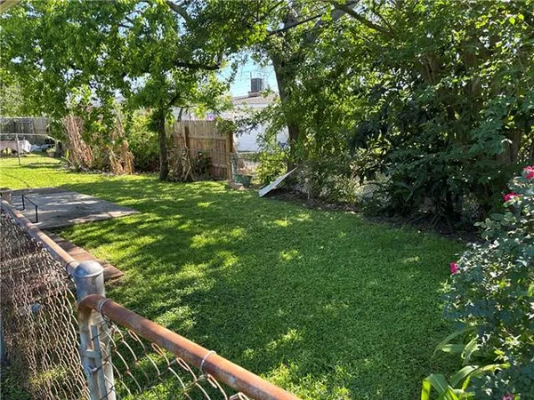 $1,000 | 2804 Longwood Drive, Unit C, Metairie, LA 70003