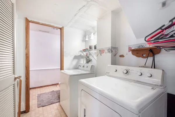 a view of garden with patio