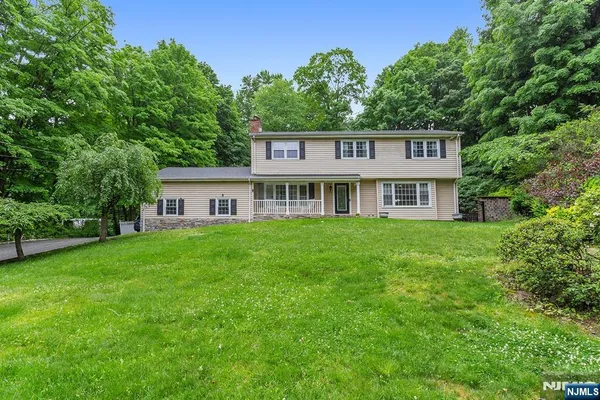 $799,000 | 596 Terhune Drive, Wayne, NJ 07470