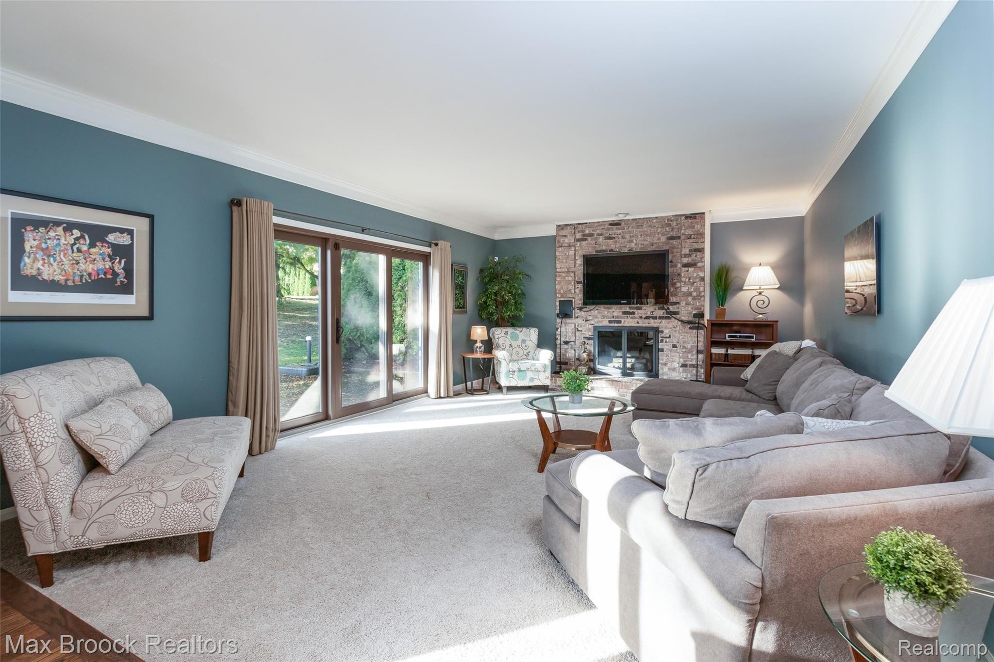 313 Lake Forest Road Rochester, MI 48309 - Photo 11 of 32 IMG_6254-Edit.jpg