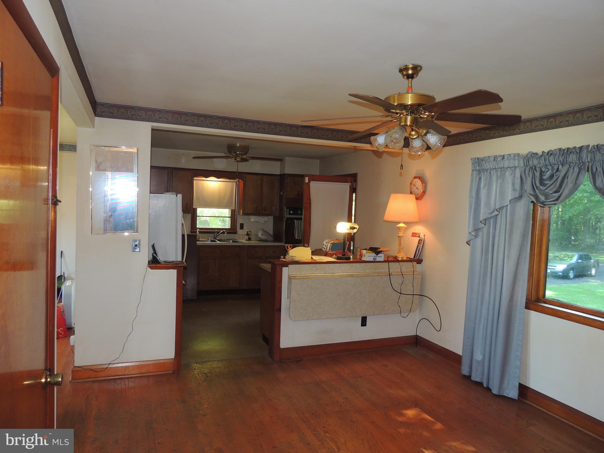 1331 Burke Road Baltimore, MD 21220 - Photo 20 of 25 Dining Room