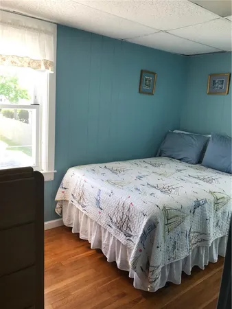 $2,400 | 20 St James Road, Narragansett, RI 02882