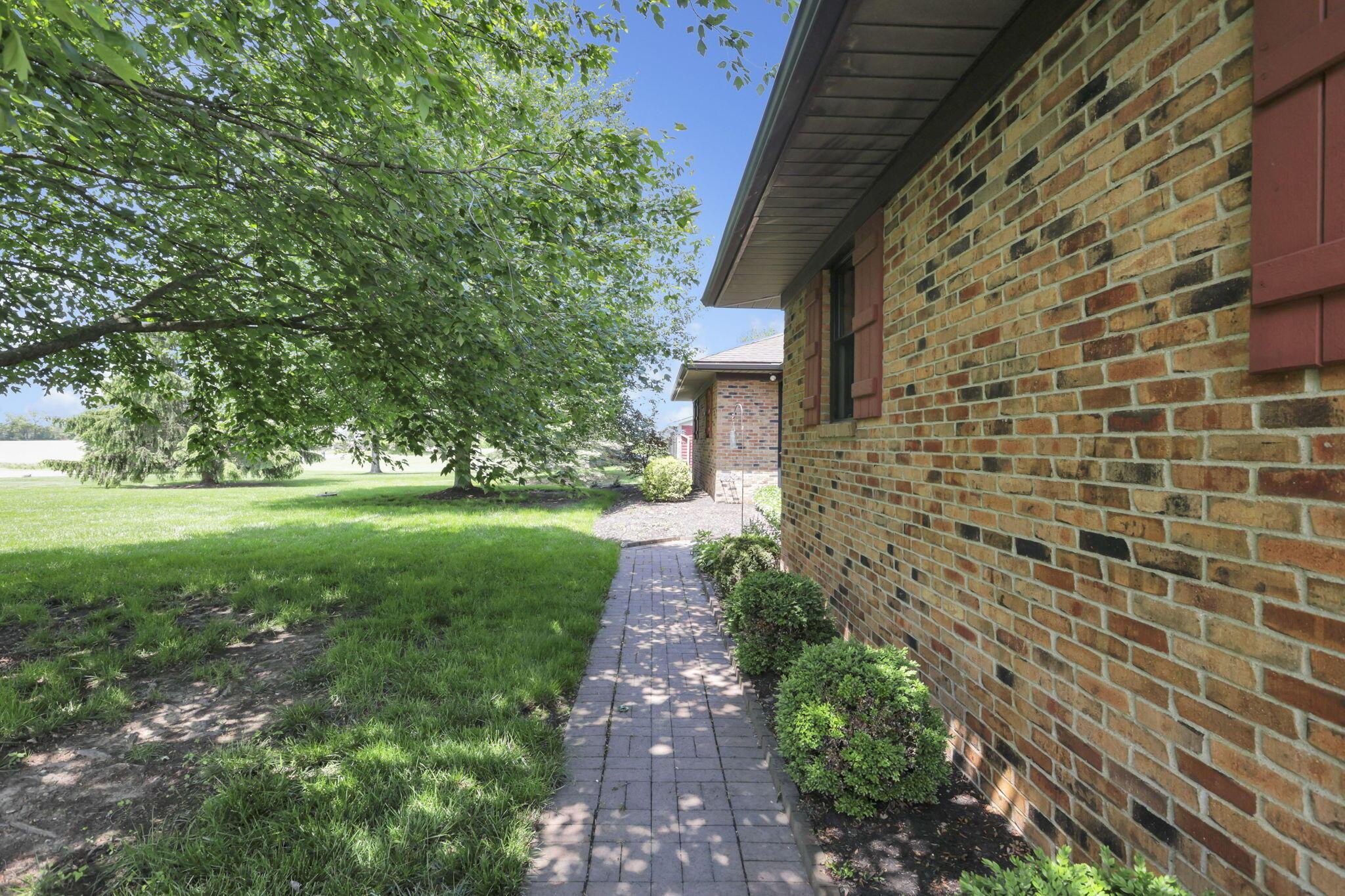 10810 Mc Intosh Road Pataskala, OH 43062 - Photo 70 of 80 Front Walkway