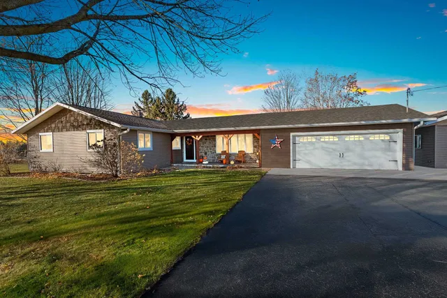 $419,900 | N5595 Locust Road, Shawano, WI 54166